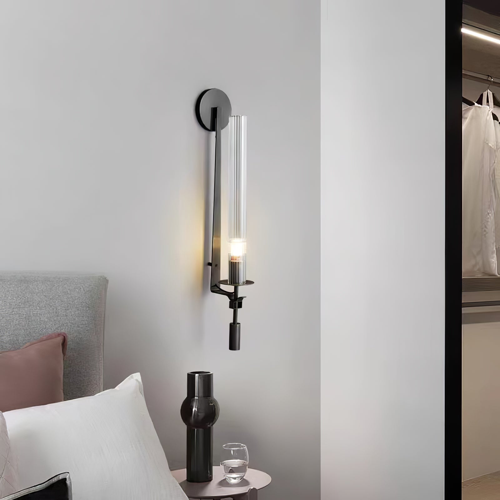 Væglampe, massiv messing, ribbet klart glas, E27, fransk klassicisme