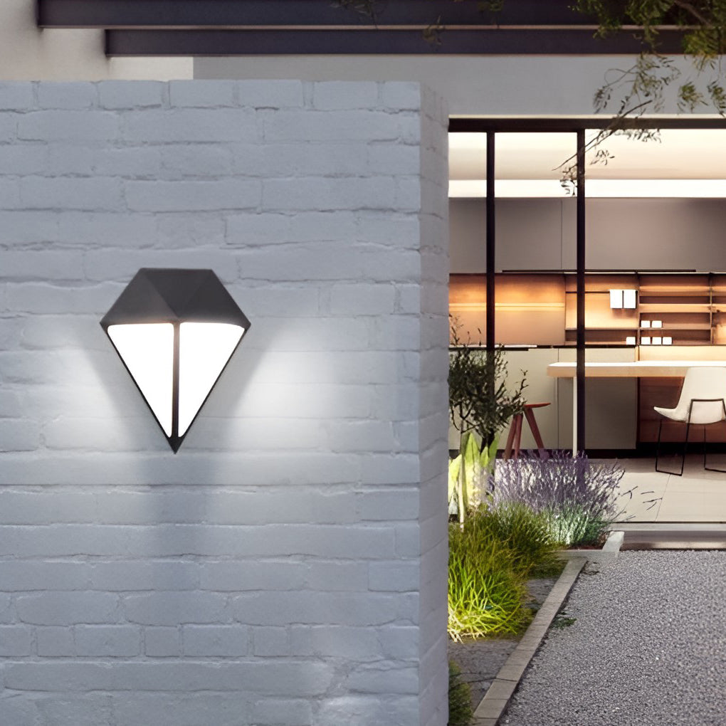 Sherwin geometrisk vegglampe i aluminium med akrylskjerm for utendørs bruk