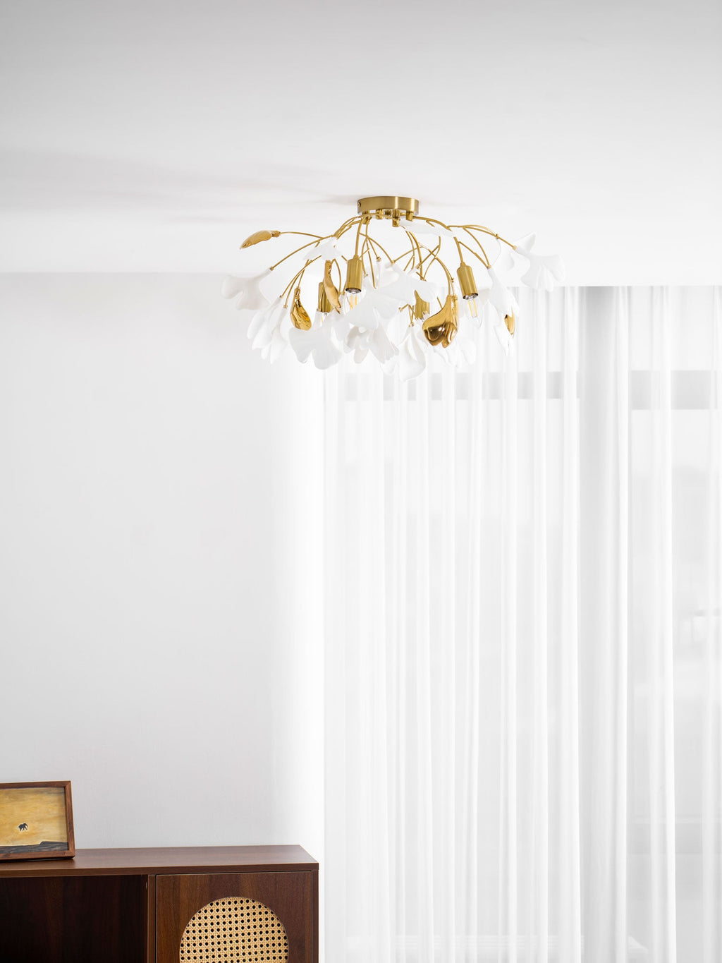 Loftlampe, hvide keramiske ginkgo-bladskærme, G9, guldfinish