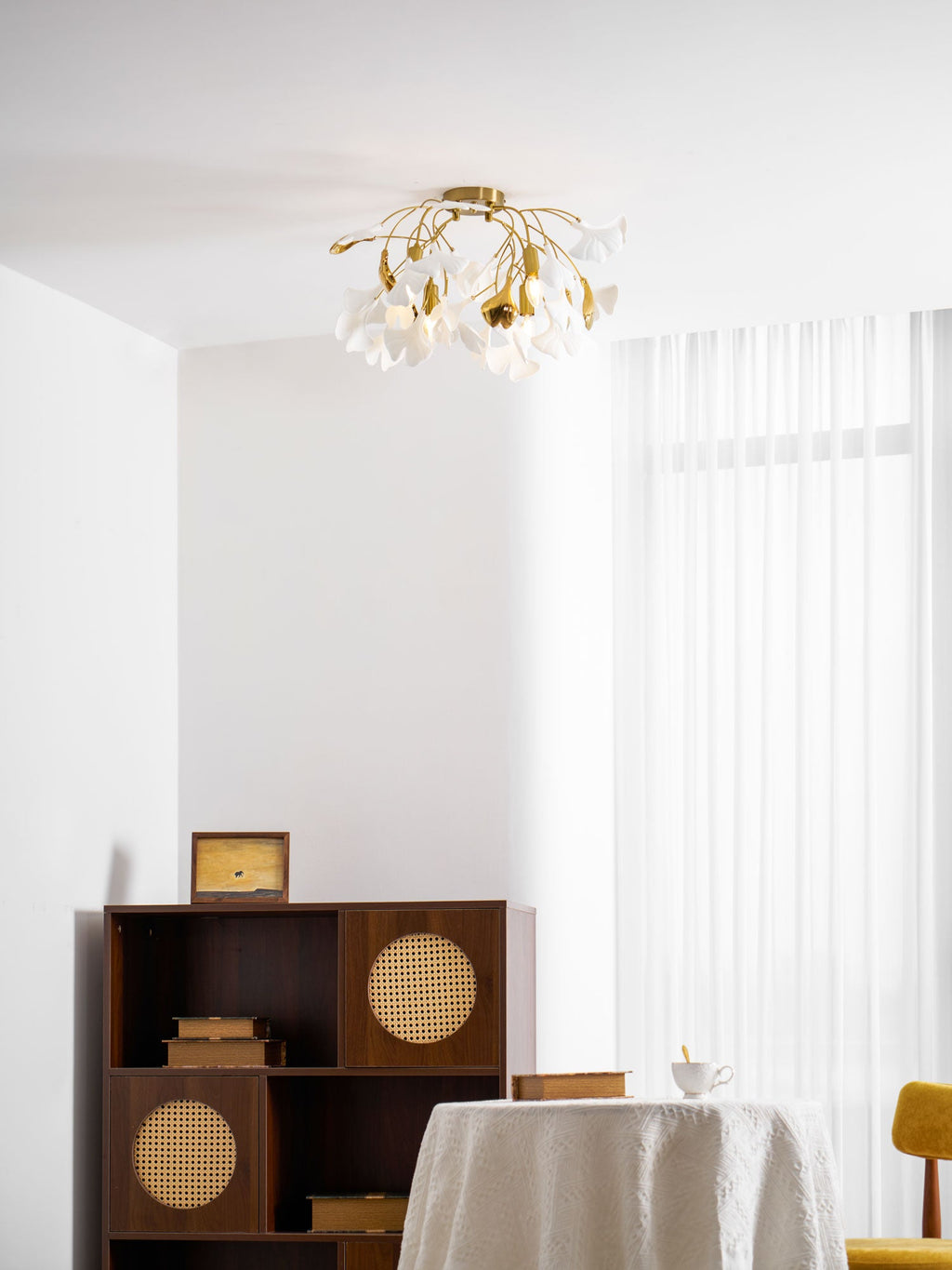 Loftlampe, hvide keramiske ginkgo-bladskærme, G9, guldfinish