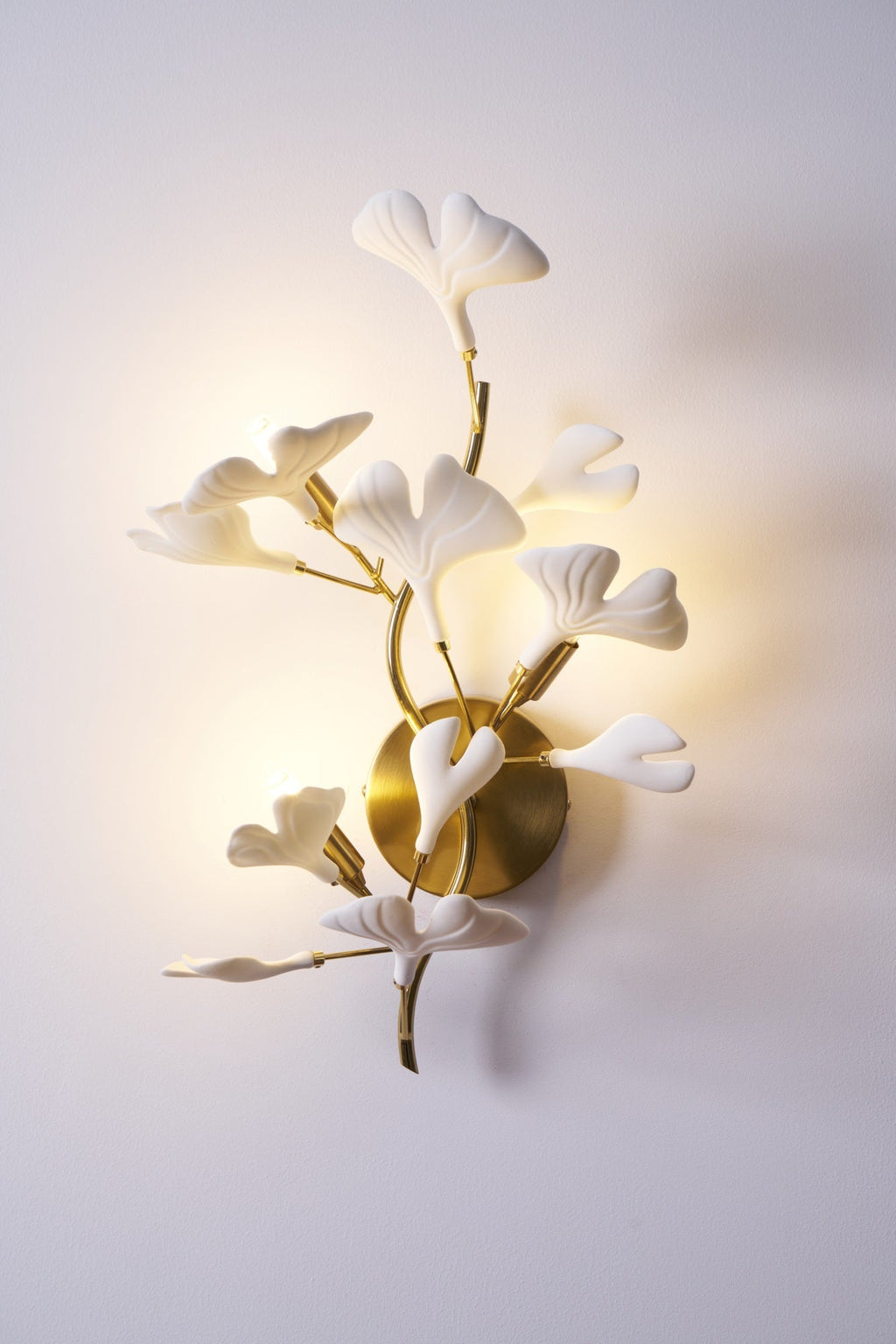 Væglampe, hvide keramiske ginkgo-blade, G9, guld- eller nikkelfinish