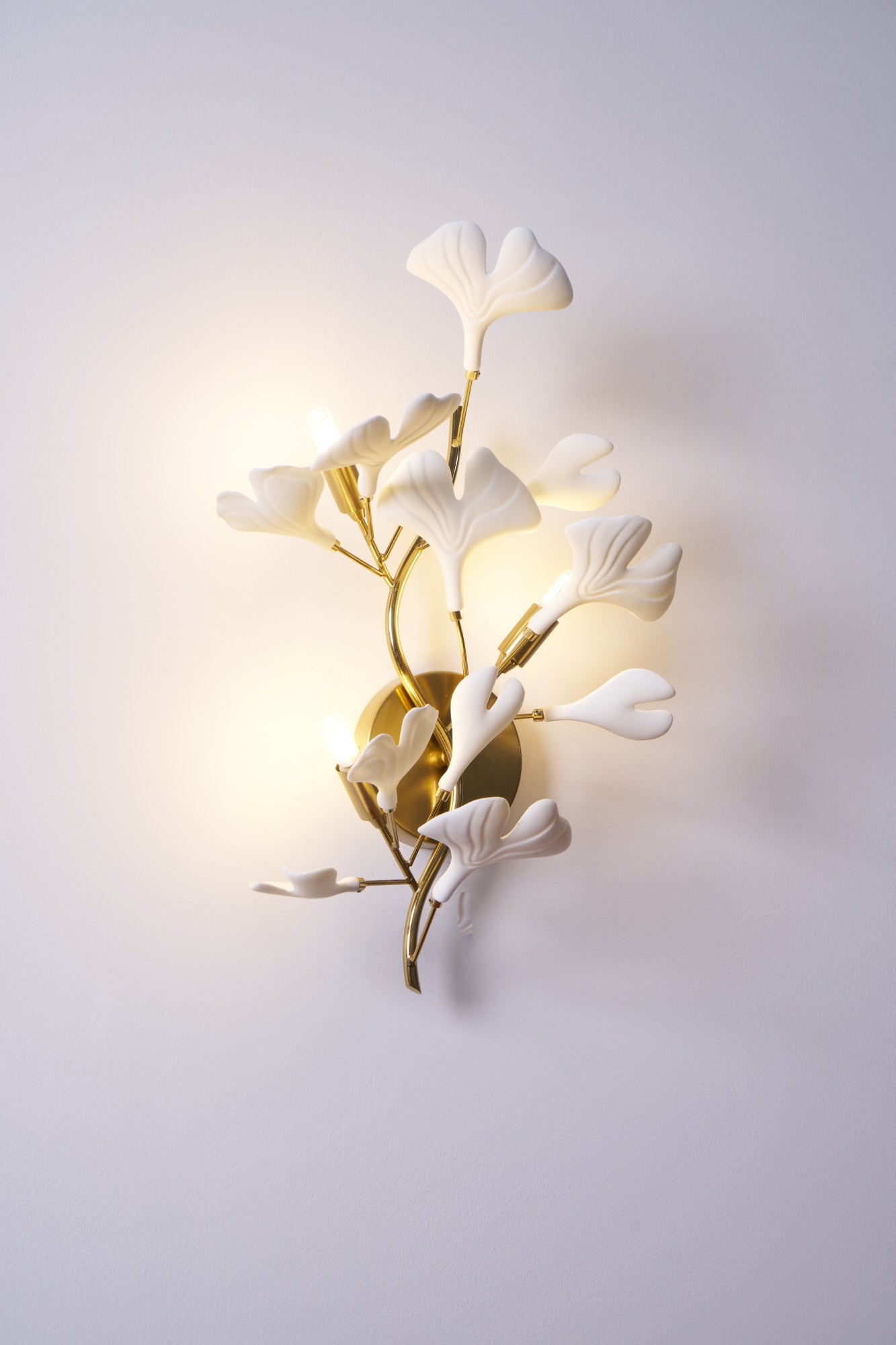 Væglampe, hvide keramiske ginkgo-blade, G9, guld- eller nikkelfinish