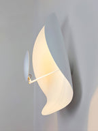 Loftlampe, buet skærm i stål, integreret LED, dæmpbar