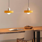 Pendellampe, lodret metalstamme, glasskærm, loftmonteret