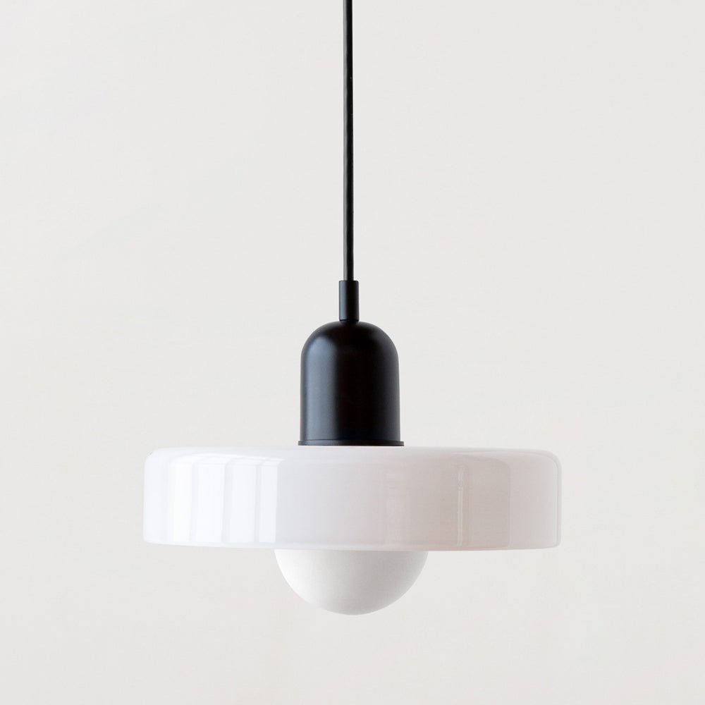 Pendellampe, lodret metalstamme, glasskærm, loftmonteret