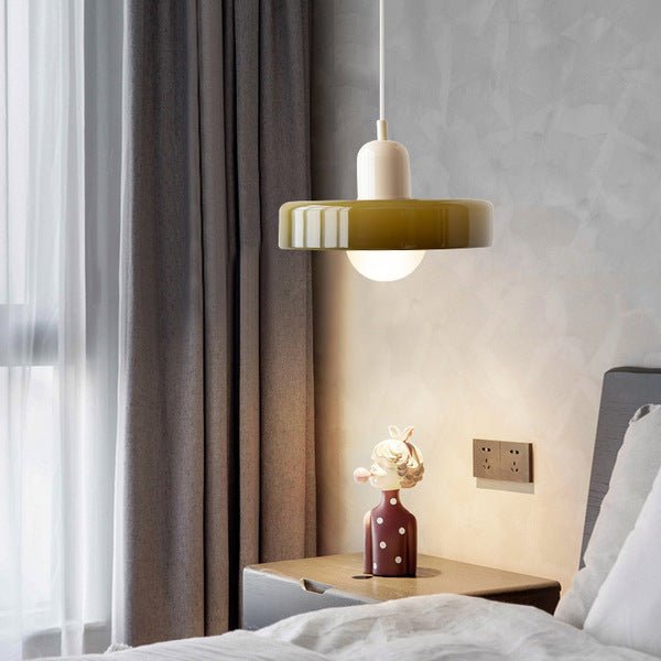 Pendellampe, lodret metalstamme, glasskærm, loftmonteret