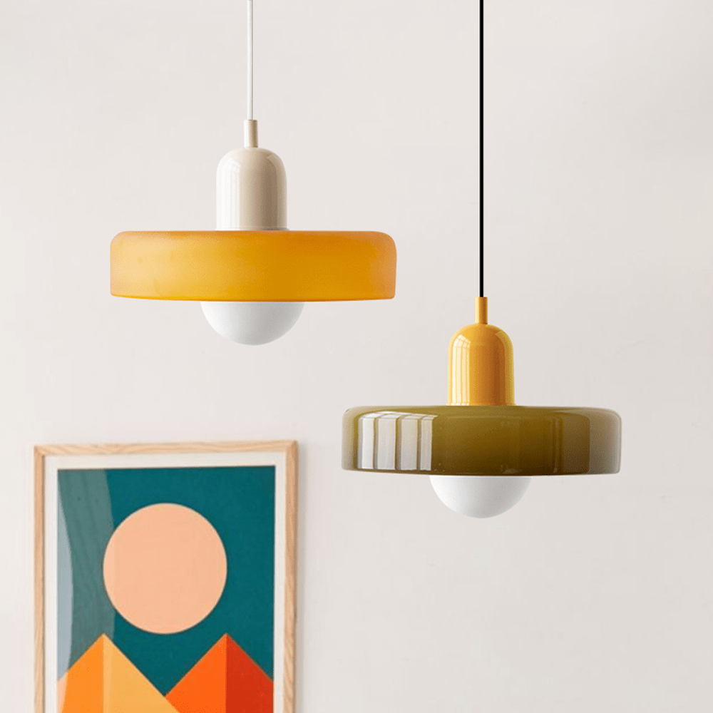 Pendellampe, lodret metalstamme, glasskærm, loftmonteret