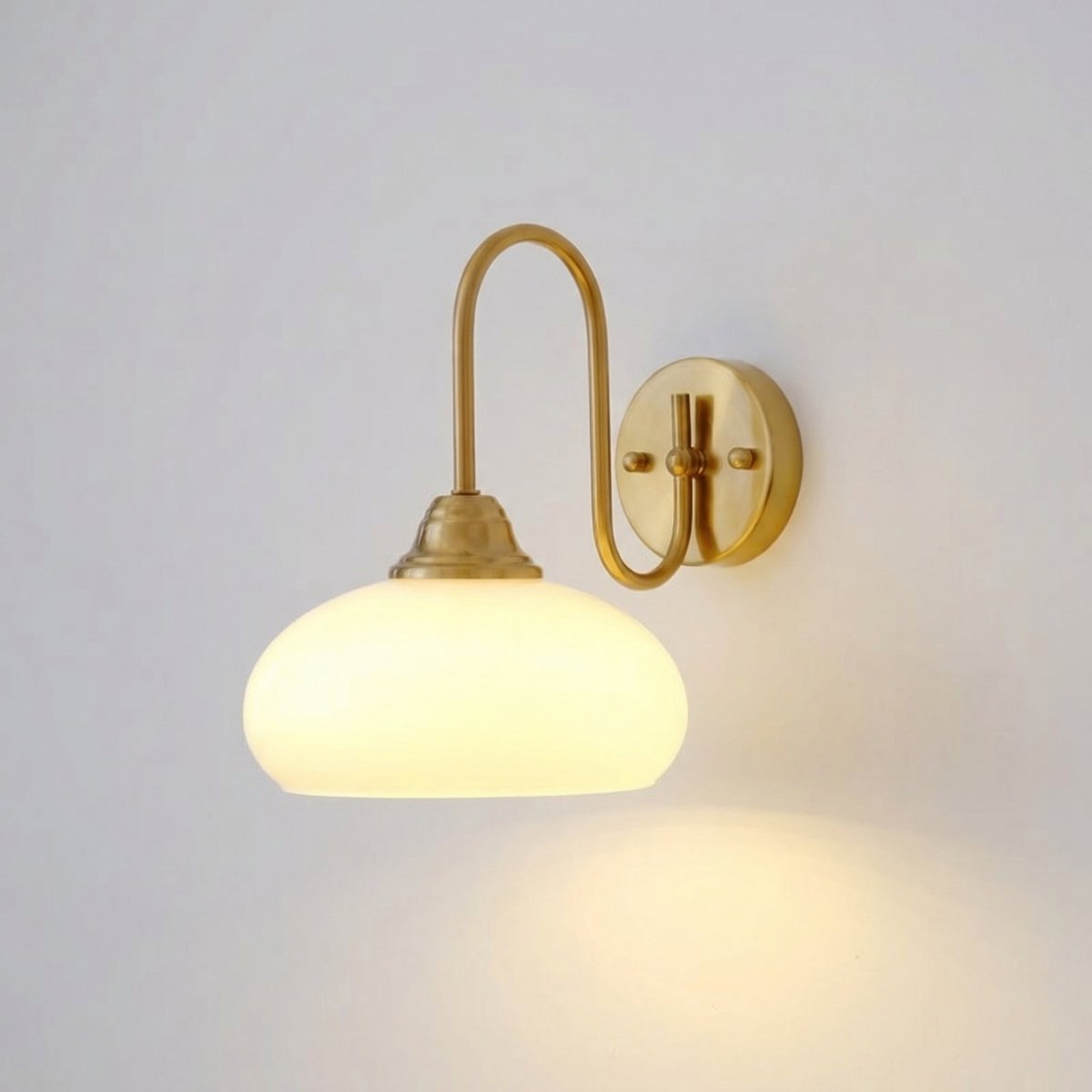 Luz de Parede com Acabamento Creme, Braço Curvo, Abajur de Vidro, 12 x 8 Polegadas