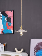 Swag-lys, riflet hibiskusglasskjerm, børstet messing, E26/E27