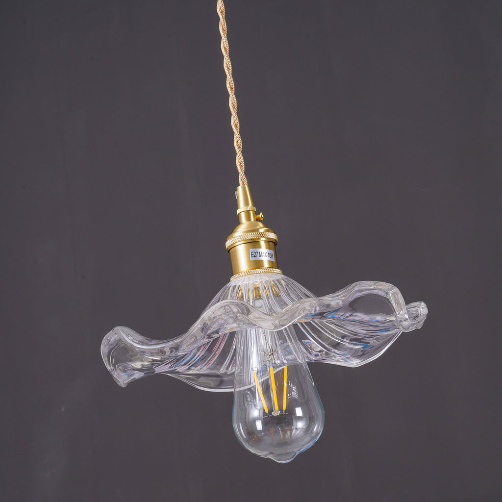 Swag-lys, riflet hibiskusglasskjerm, børstet messing, E26/E27