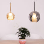 Glo Pendellampe, Tonet Blæst Glasglobus, G4 LED, Dæmpbar