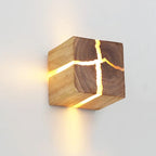 Lâmpada de Parede Cubo em Madeira Natural Artesanal, Luz G4 Branco Quente, 8 cm