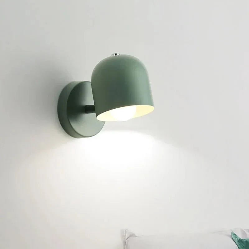 Vegglampe i makronstil med kuppel-skjerm, LED metallarmatur, glassdiffuser