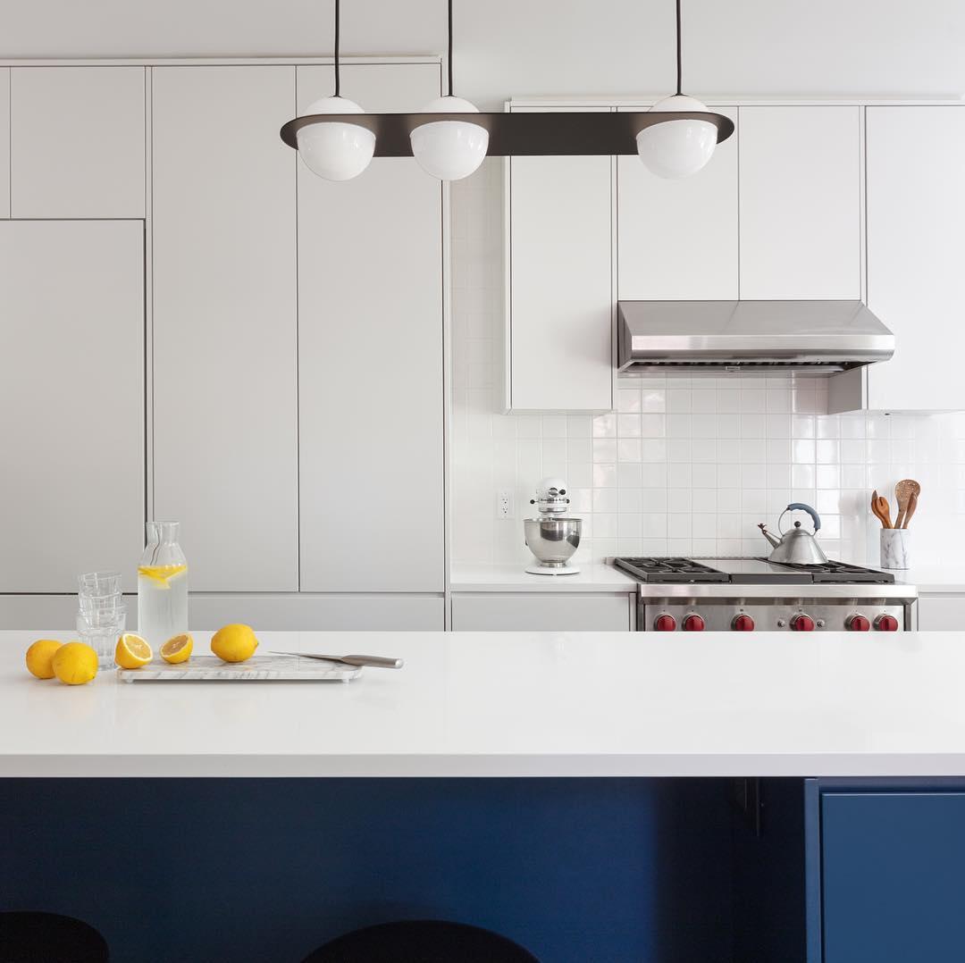 Black and White Glass Pendant Light, Adjustable Height, E26/E27 Base