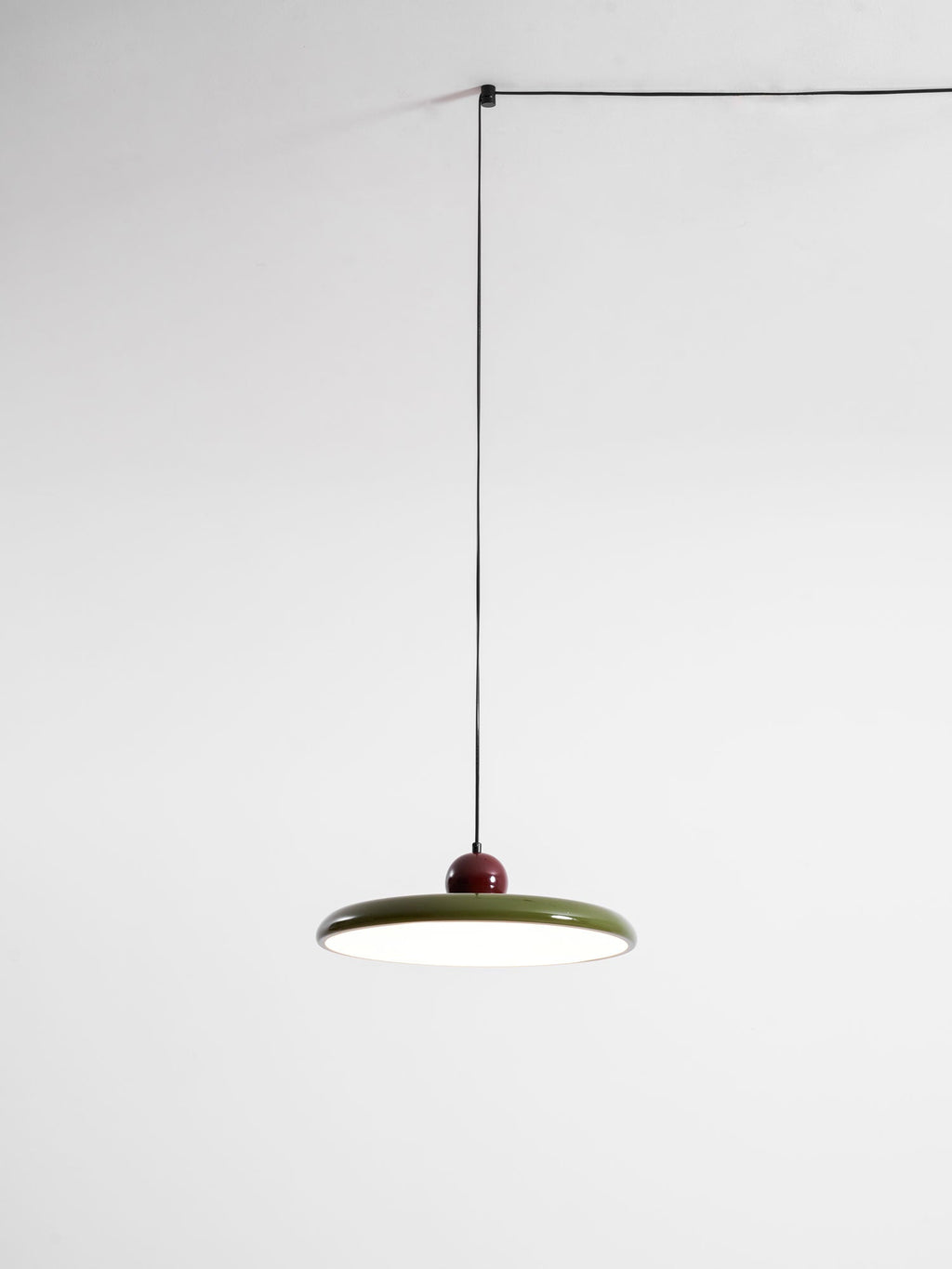 Pendellampe, akrylskive-skærm, integreret LED, stik-tilslutning med ledning