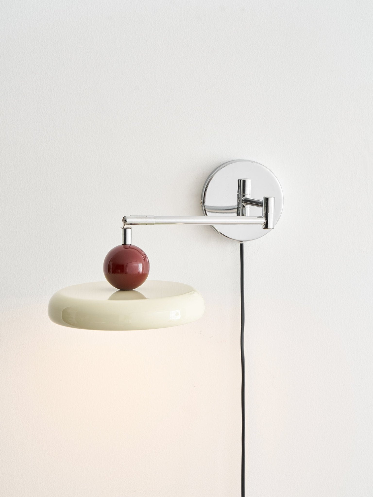 Lola Wall Lamp, Round Disc, Plug-In, Integrated LED, Chrome or Green