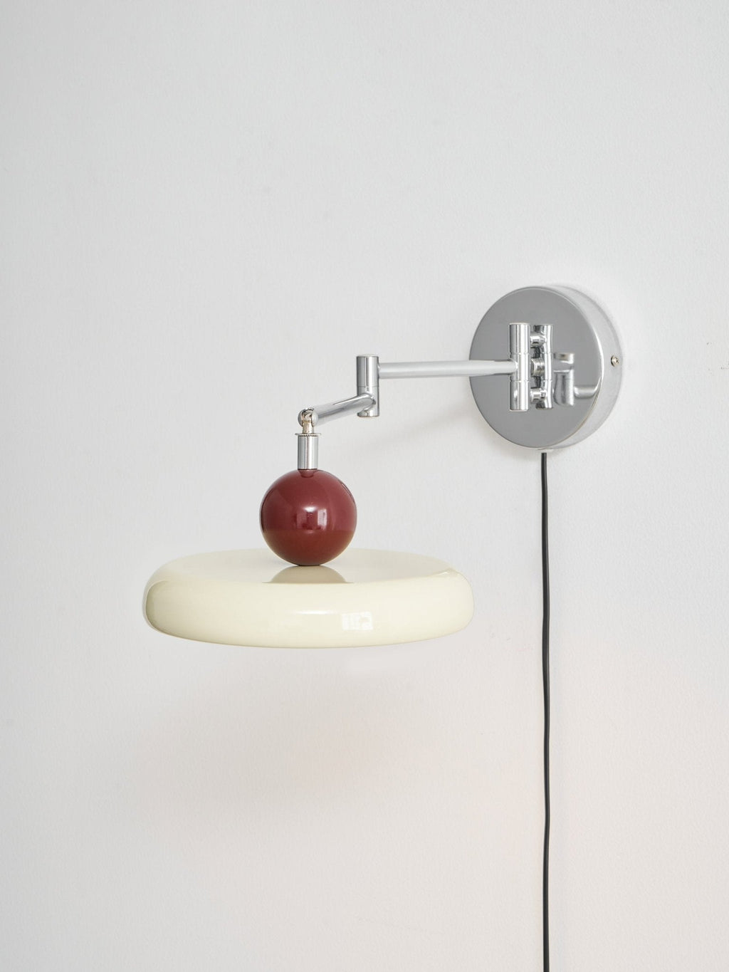 Lola Wall Lamp, Round Disc, Plug-In, Integrated LED, Chrome or Green