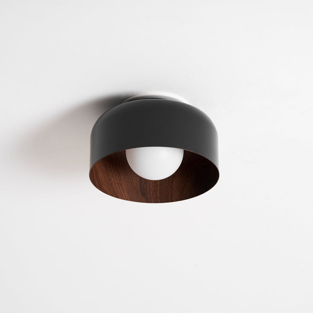 Loftlampe, hvid glasglobus, træstruktur, G9 fastmonteret