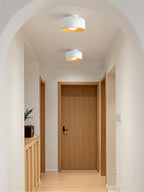 Loftlampe, hvid glasglobus, træstruktur, G9 fastmonteret