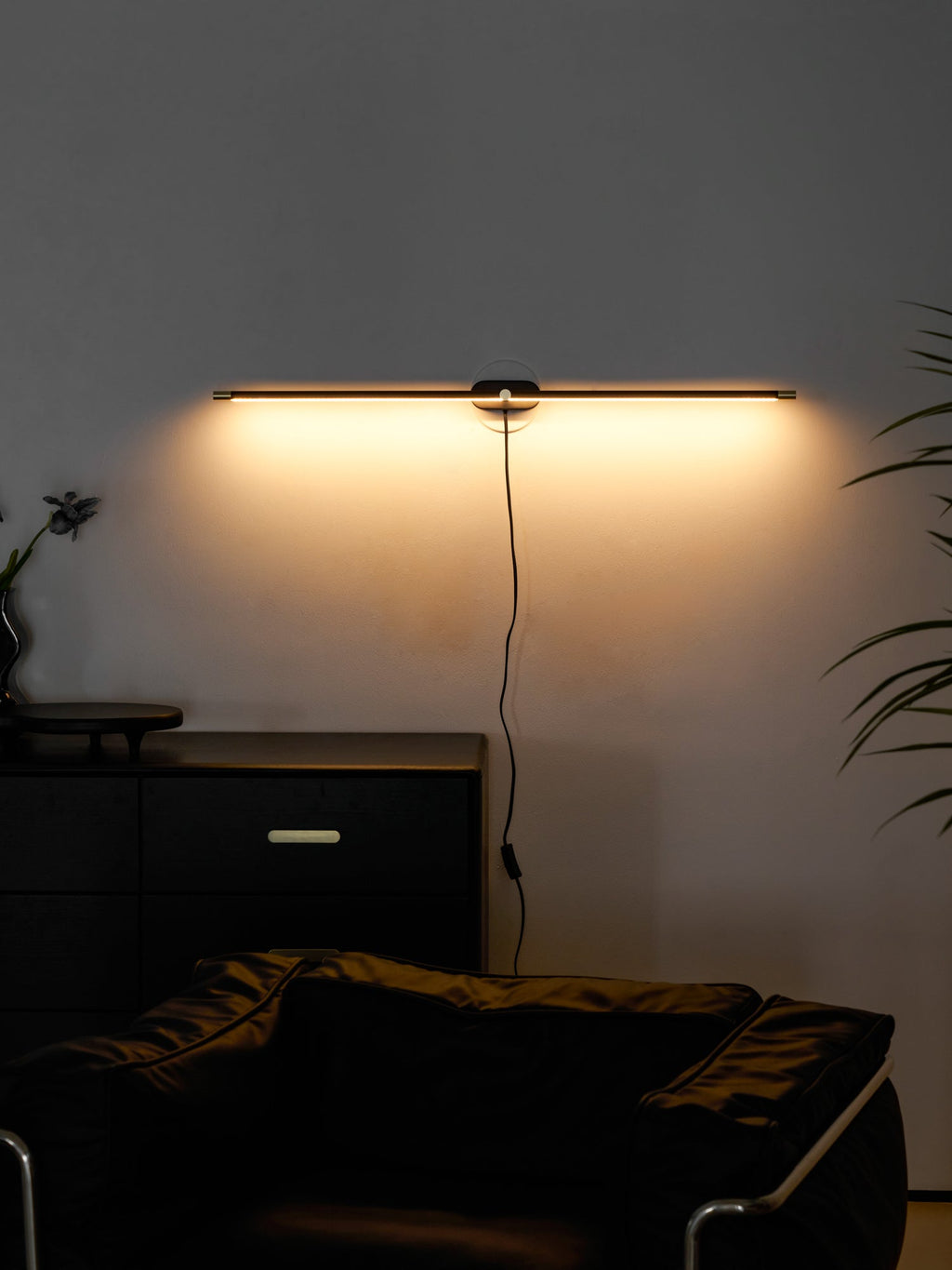 Wall Lamp, Minimalist Linear LED Bar, Plug-In, Aluminium, 3000K Dimmable