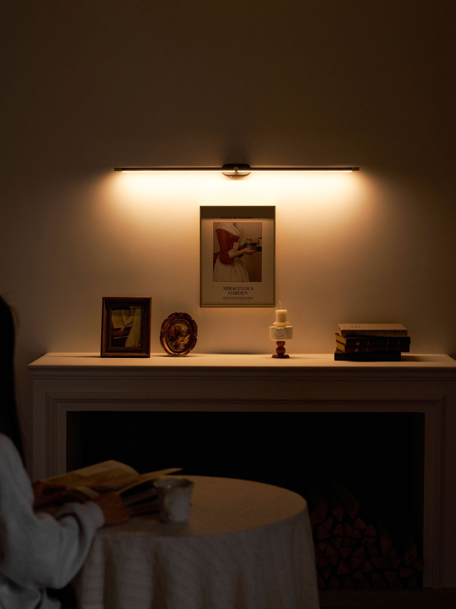 Wall Lamp, Rechargeable Cordless Linear LED, USB, Remote Dimmable