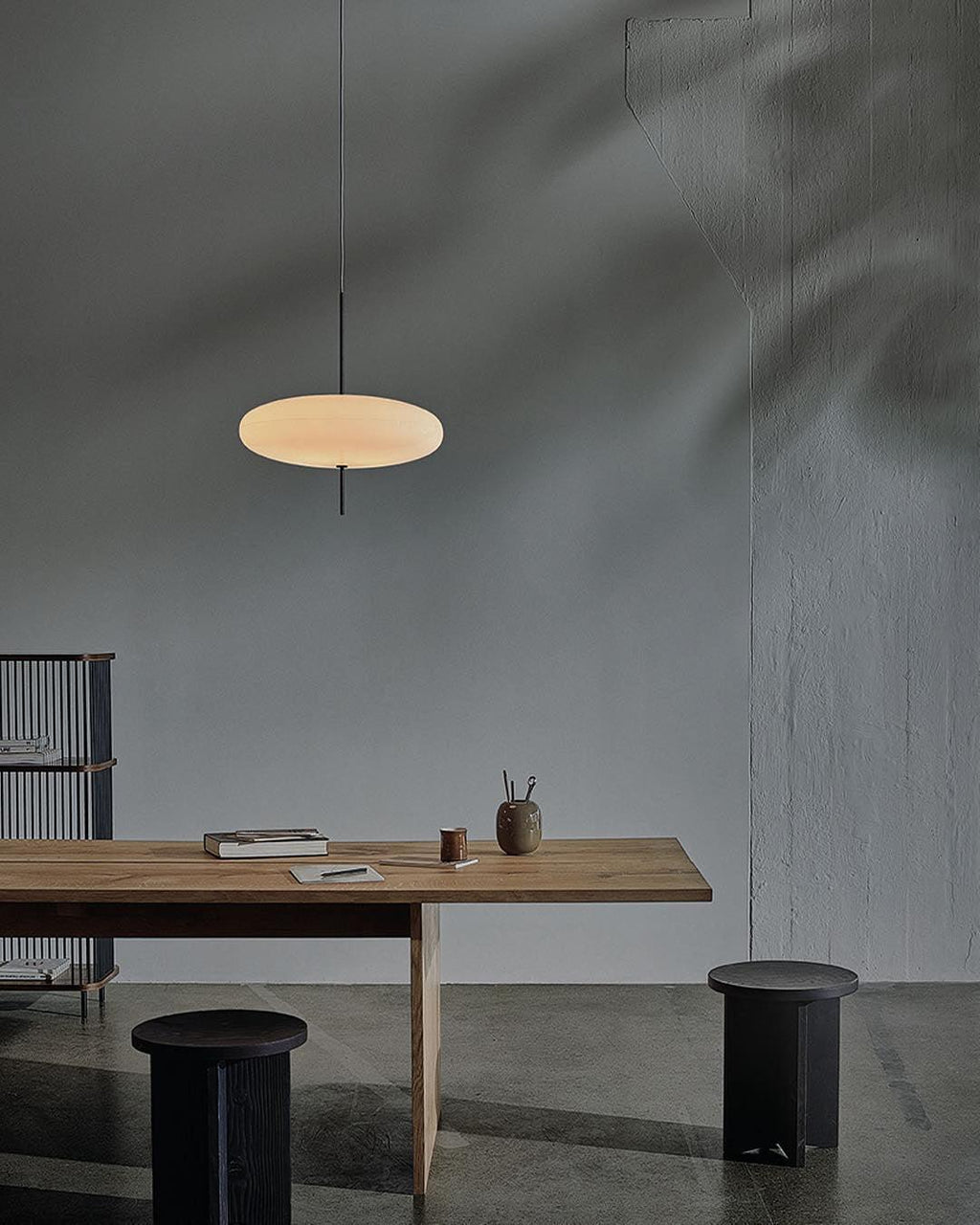 Disc pendant light with soft diffused white light