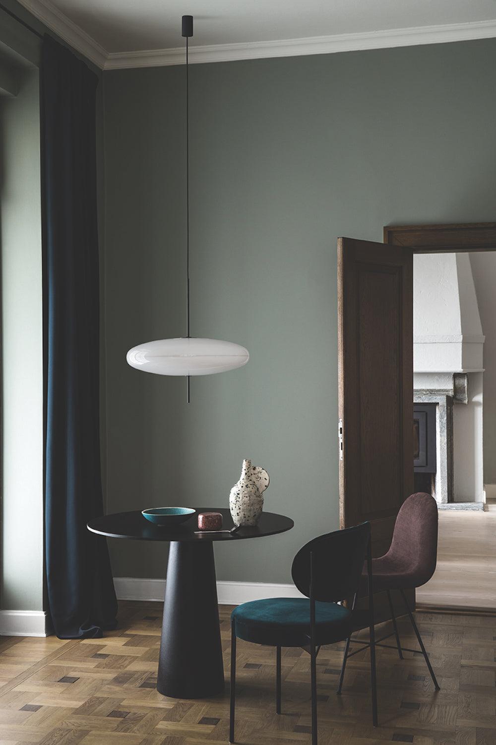 Opal Disc Pendel, Opaliseret Skærm, Sort eller Hvid, E26/E27