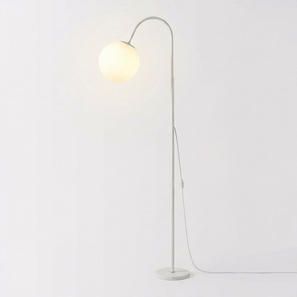 Orb-gulvlampe med frostet glasskærm og træfod, 60 tommer
