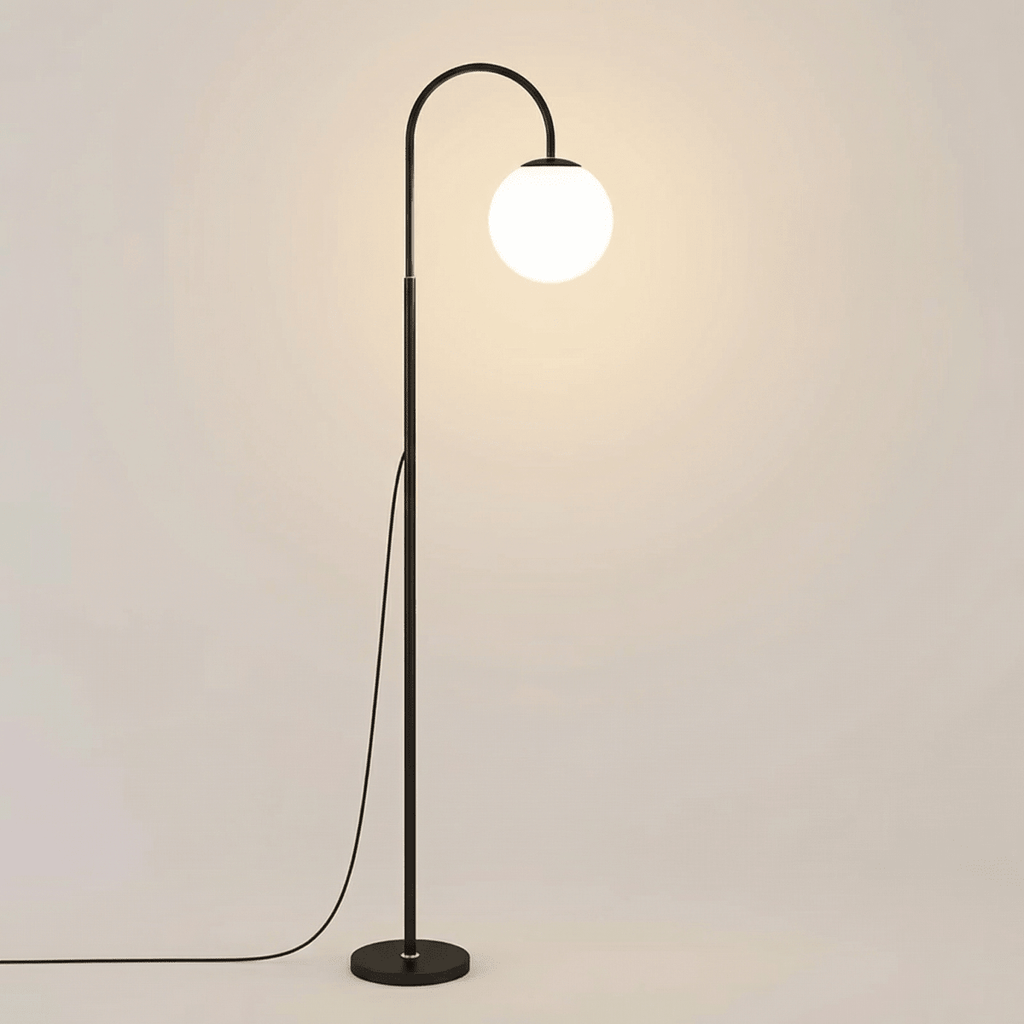 Orb-gulvlampe med frostet glasskærm og træfod, 60 tommer