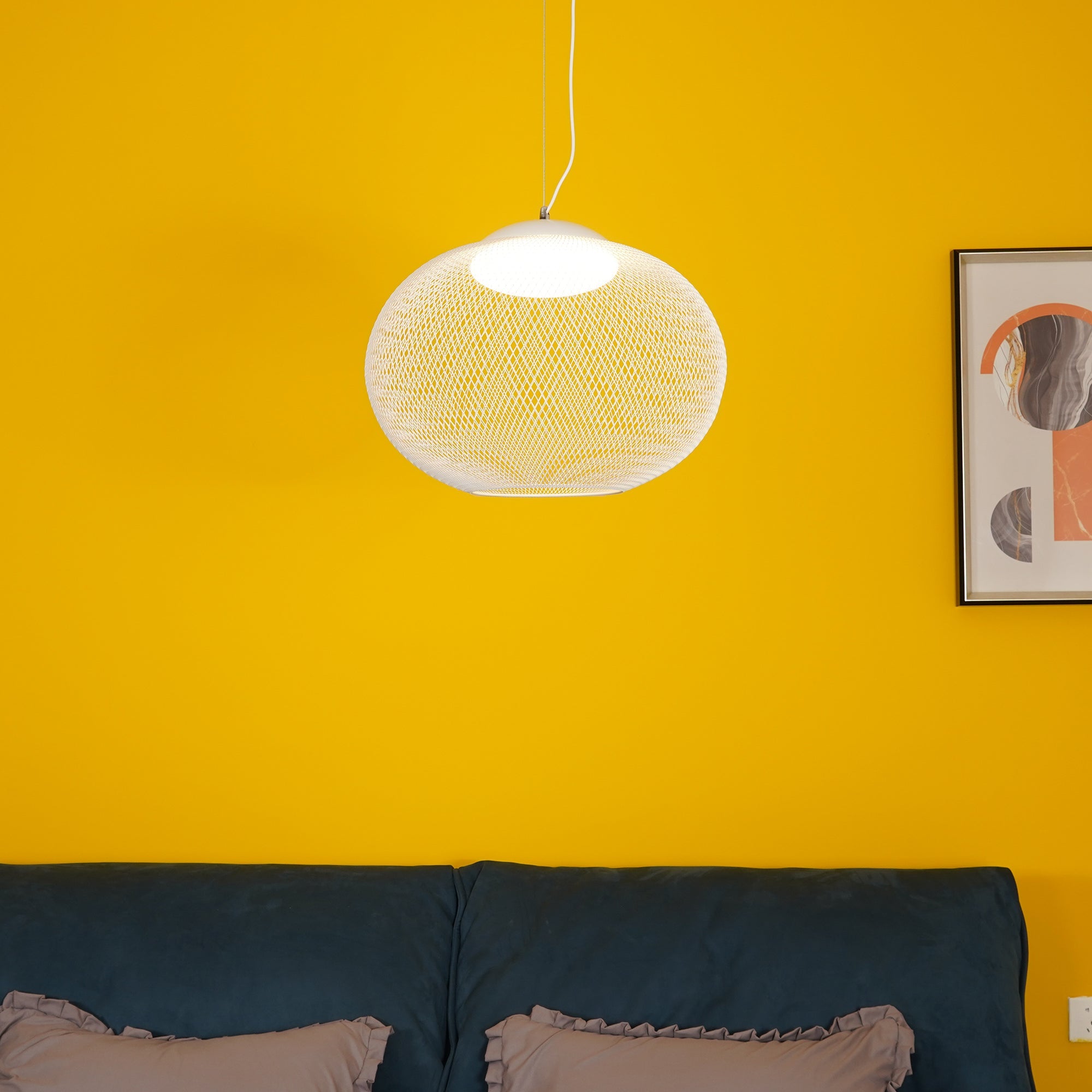 Three head mesh pendant cluster light hanging in a row