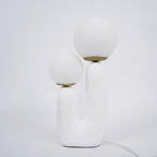 Oo bordlampe, hvid glasskærm, keramisk krop, G9, med stik