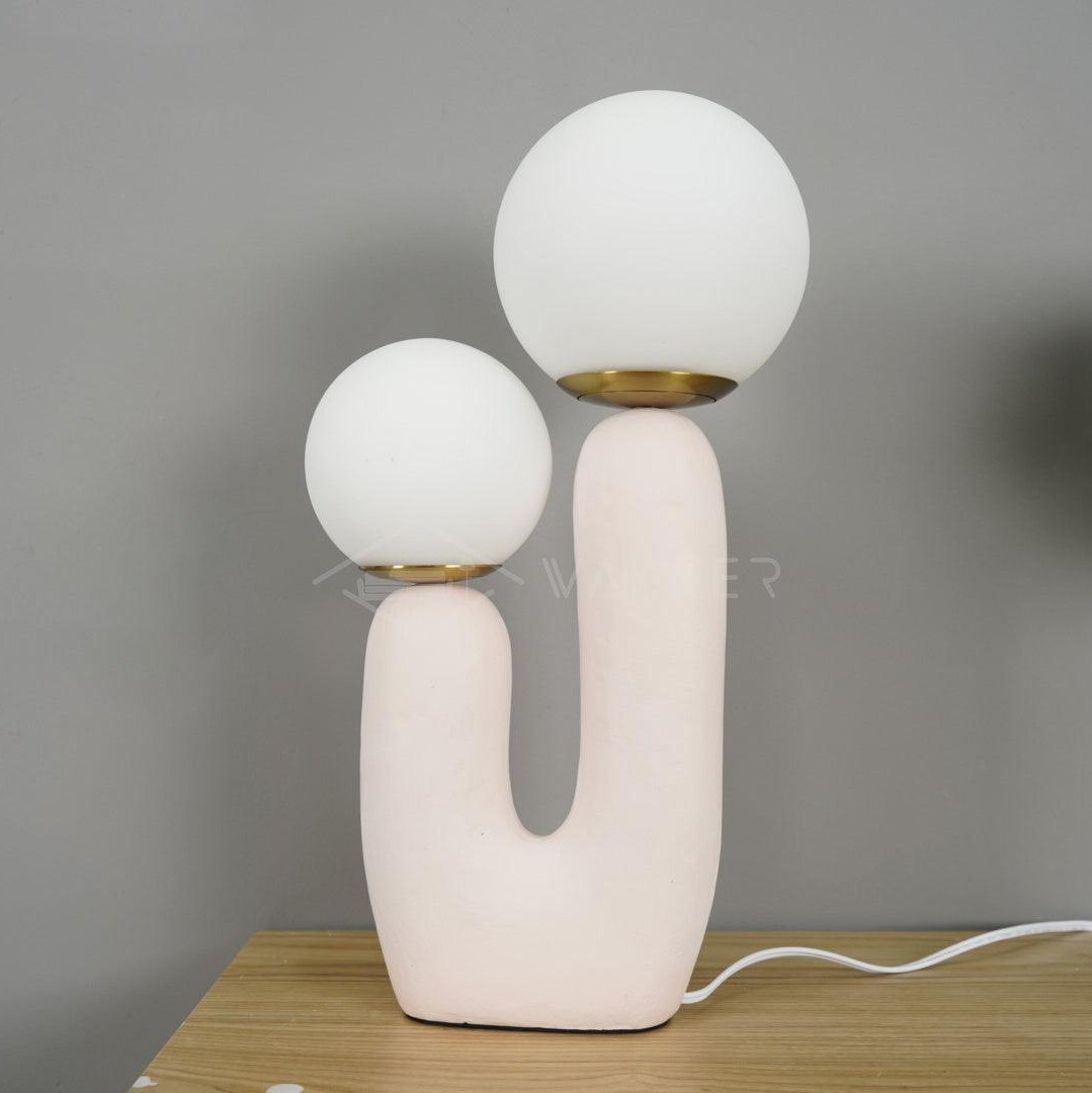 Oo bordlampe, hvid glasskærm, keramisk krop, G9, med stik
