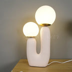 Oo bordlampe, hvid glasskærm, keramisk krop, G9, med stik