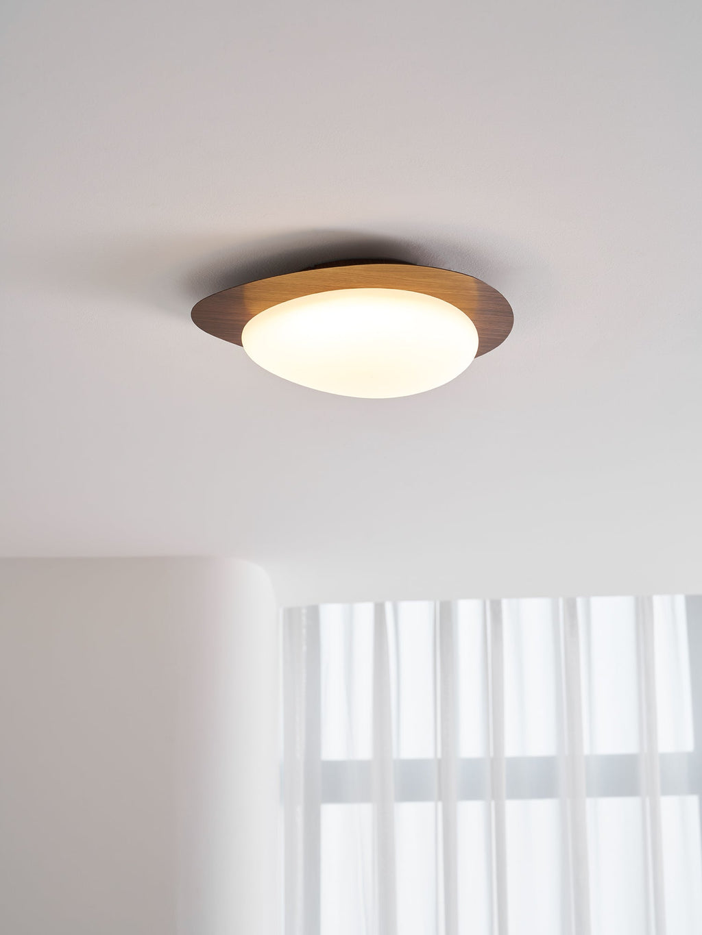 Loftlampe, Pebble valnøddetræsfiner, slank indbygget montering, integreret LED