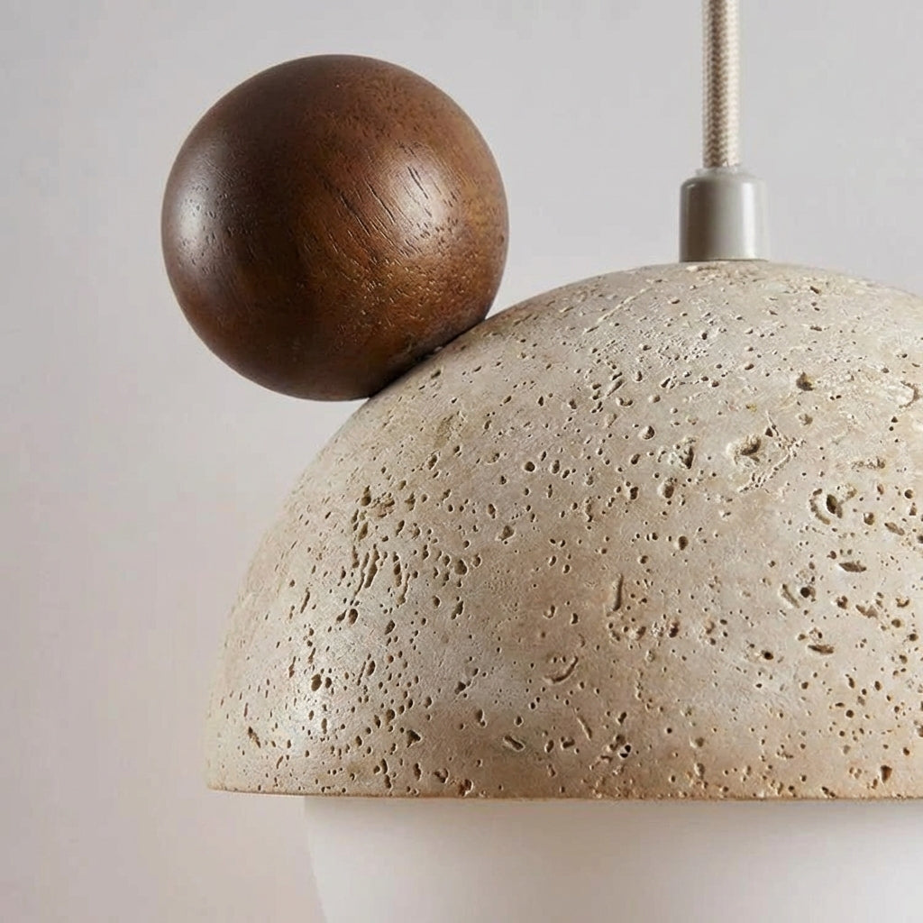 Pendellampe med travertinfinish, legende silhuetdesign