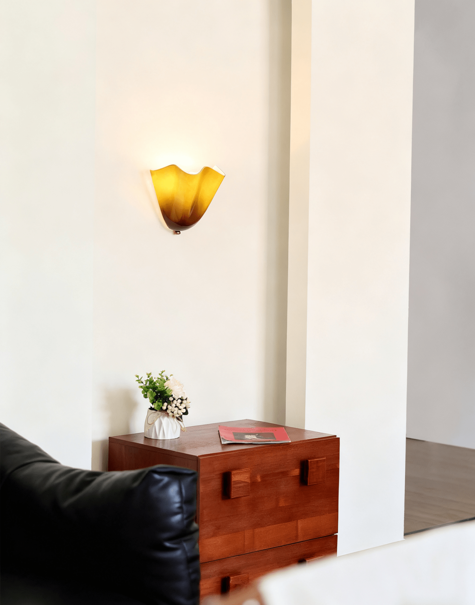 Wall Sconce Petalia, Translucent Glass, Petal Shape, G9 LED