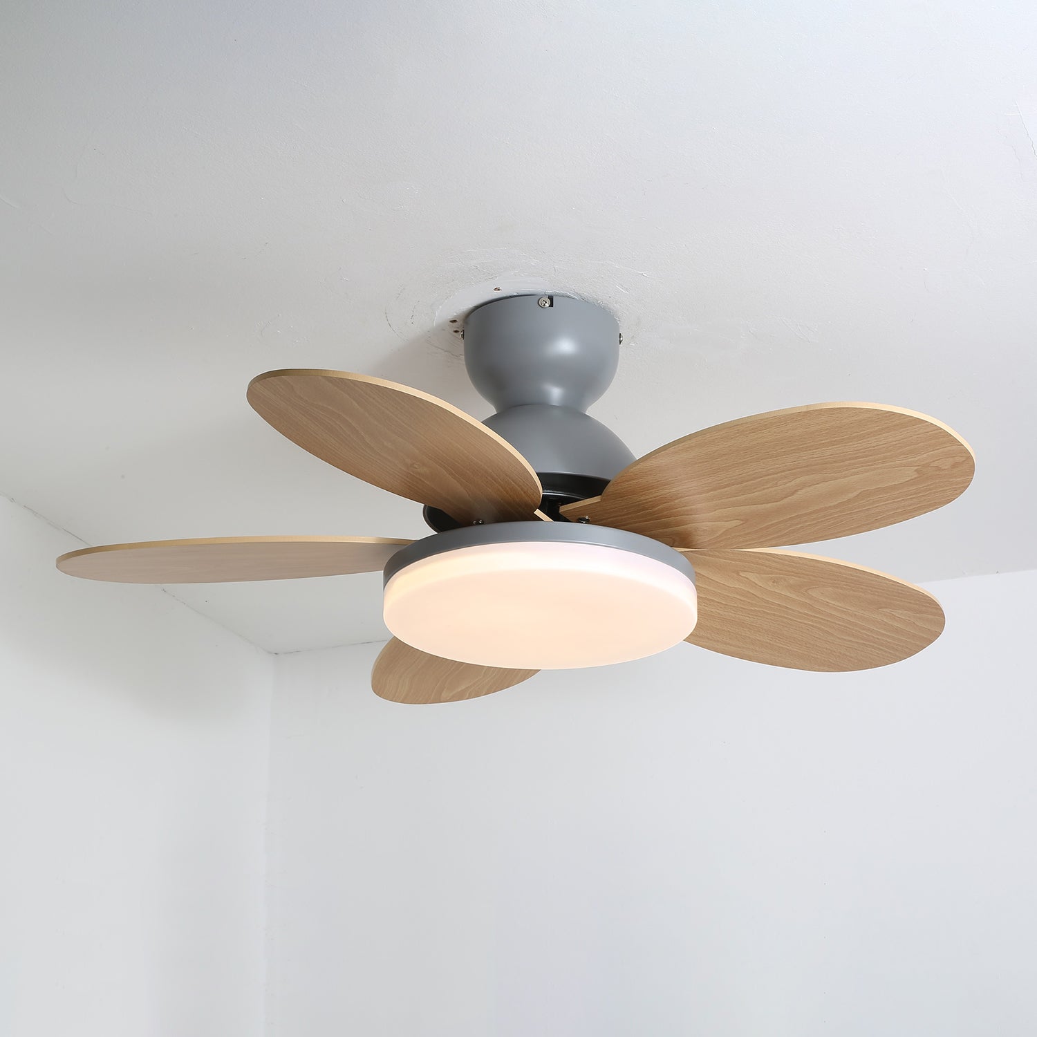 Liora Kids' Wood-Blade Ceiling Fan With Integrated LED, Multicolor