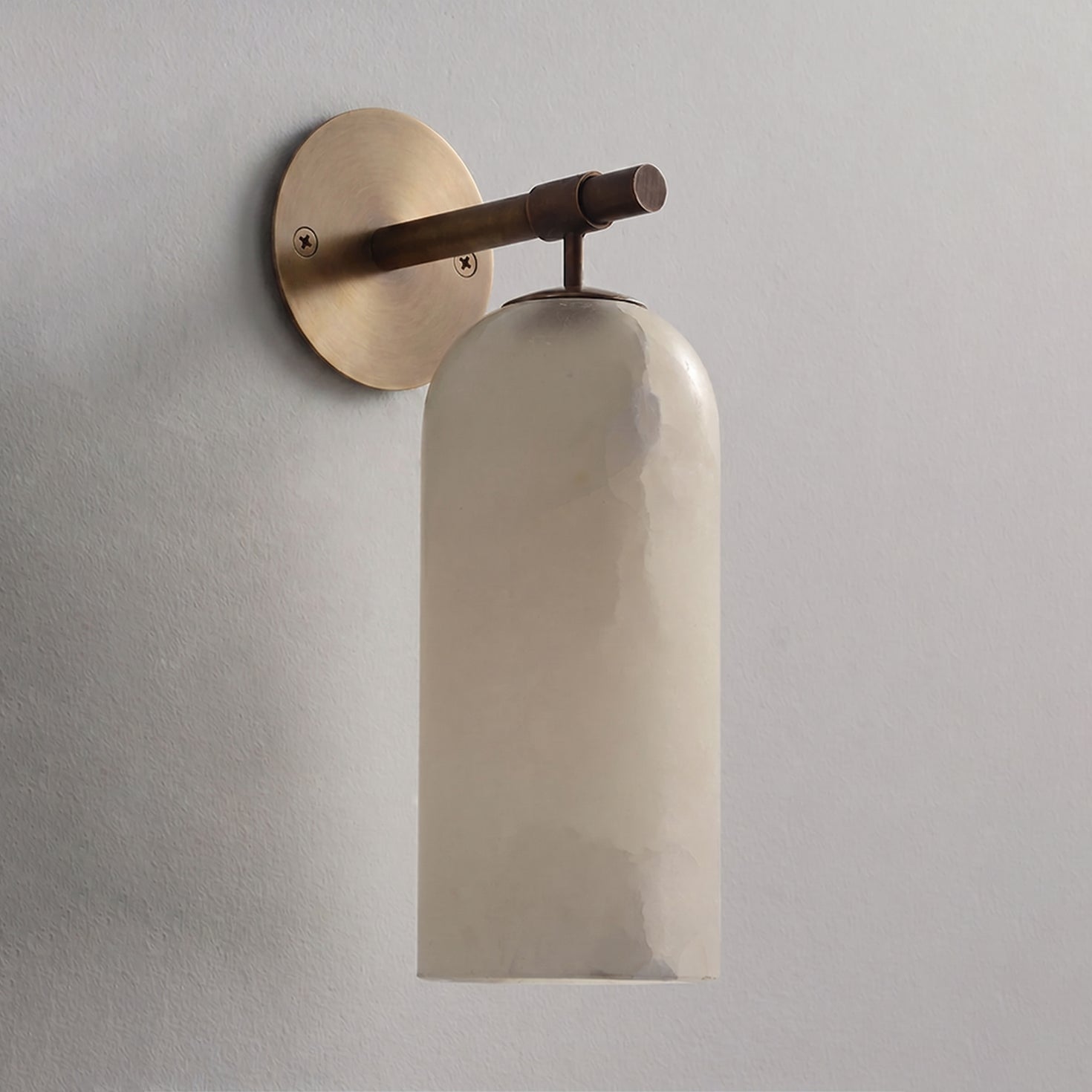 Sculptural alabaster pillar wall sconce in gold and white