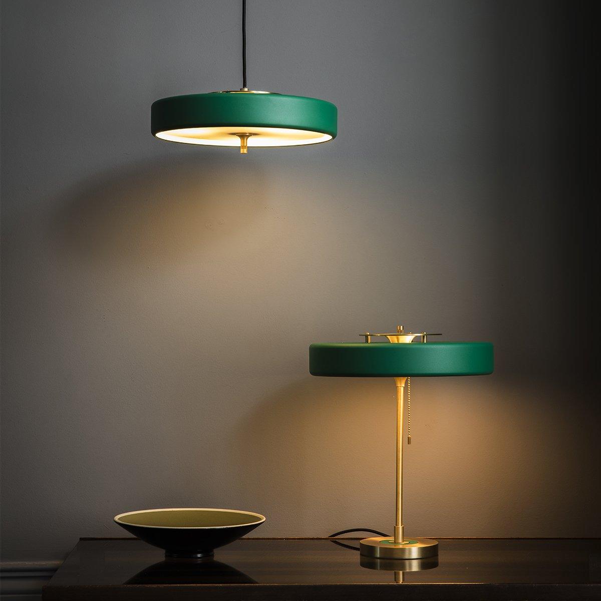 Revolve bordlampe, skærm i drejet metal, opal diffusor, jernfod, G9