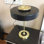 Revolve bordlampe, skærm i drejet metal, opal diffusor, jernfod, G9