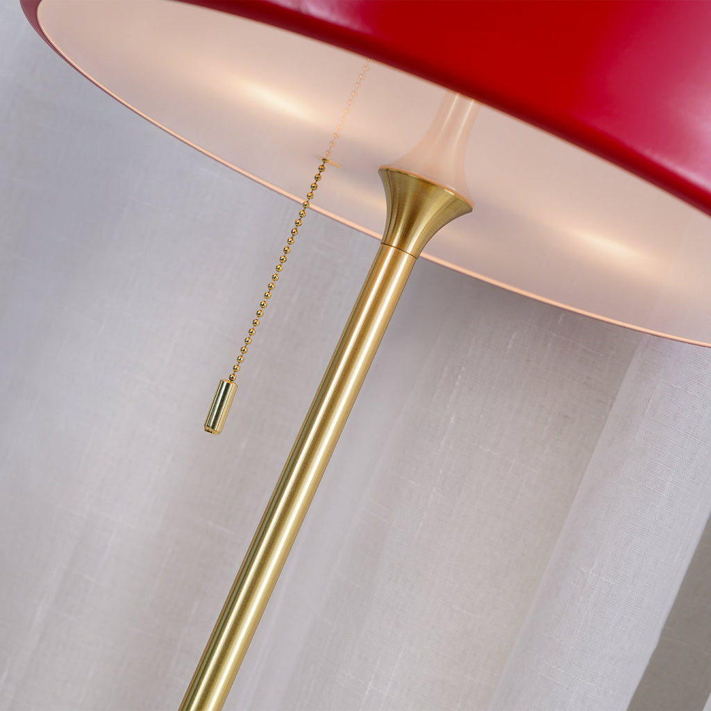 Revolve bordlampe, skærm i drejet metal, opal diffusor, jernfod, G9