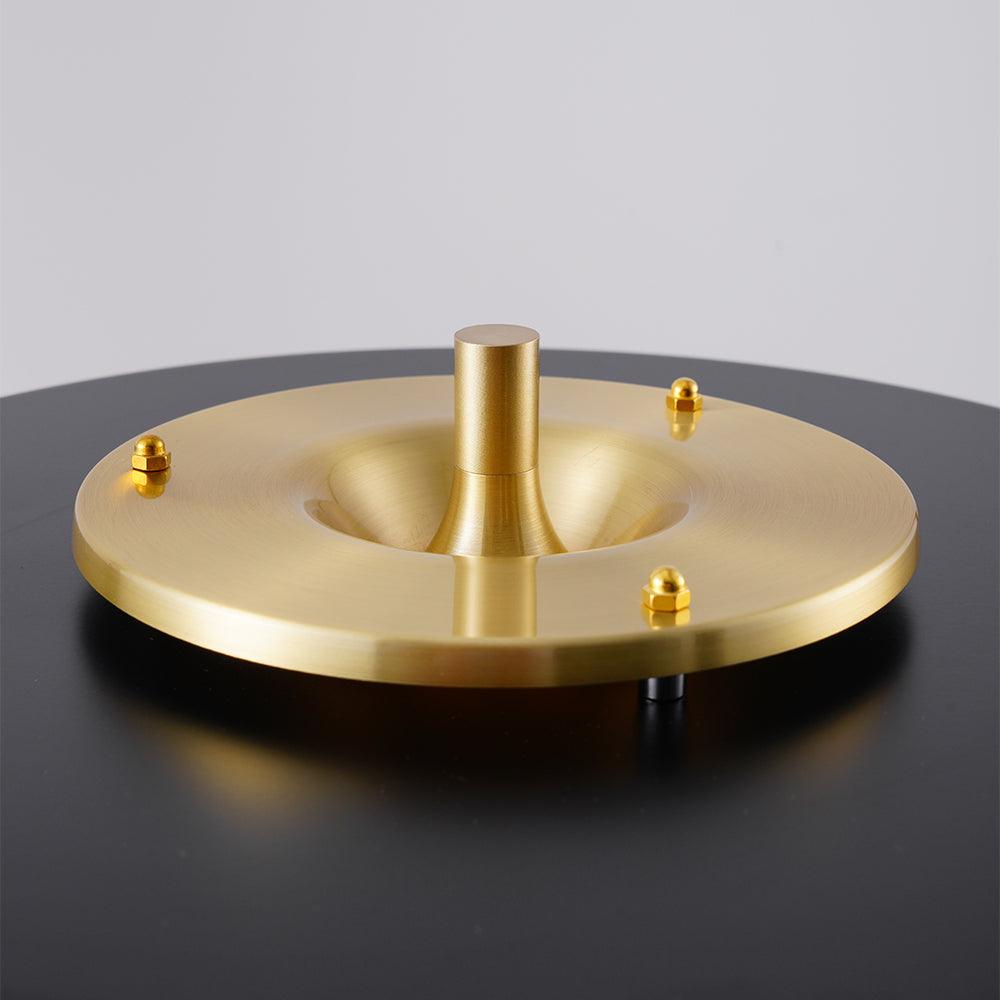 Revolve bordlampe, skærm i drejet metal, opal diffusor, jernfod, G9