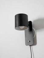 Væglampe, roterbar metalcylinder, stiktilslutning, E26, 350-graders skærm