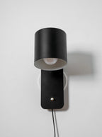 Væglampe, roterbar metalcylinder, stiktilslutning, E26, 350-graders skærm