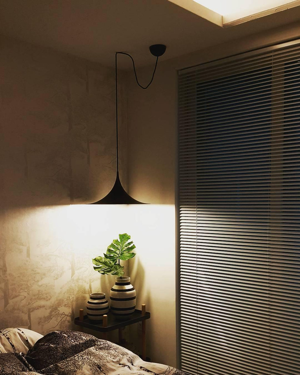 Semi pendel, bueformet spunset aluminiums-skærm, E26/E27, fast installation