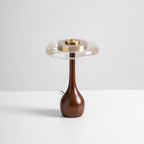 Sienna bordlampe, base i valnøddetræ, skærm i ravfarvet glas, LED