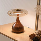 Sienna bordlampe, base i valnøddetræ, skærm i ravfarvet glas, LED