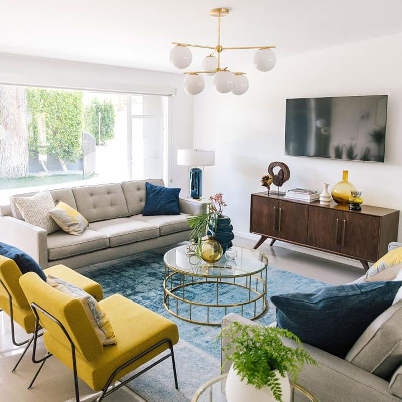 Lustra Sphere & Stem Brass Chandelier With Glass Globe Shades