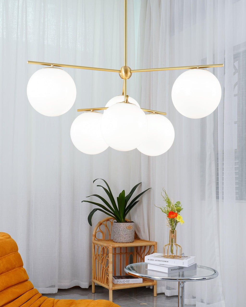 Lustra Sphere & Stem Brass Chandelier With Glass Globe Shades