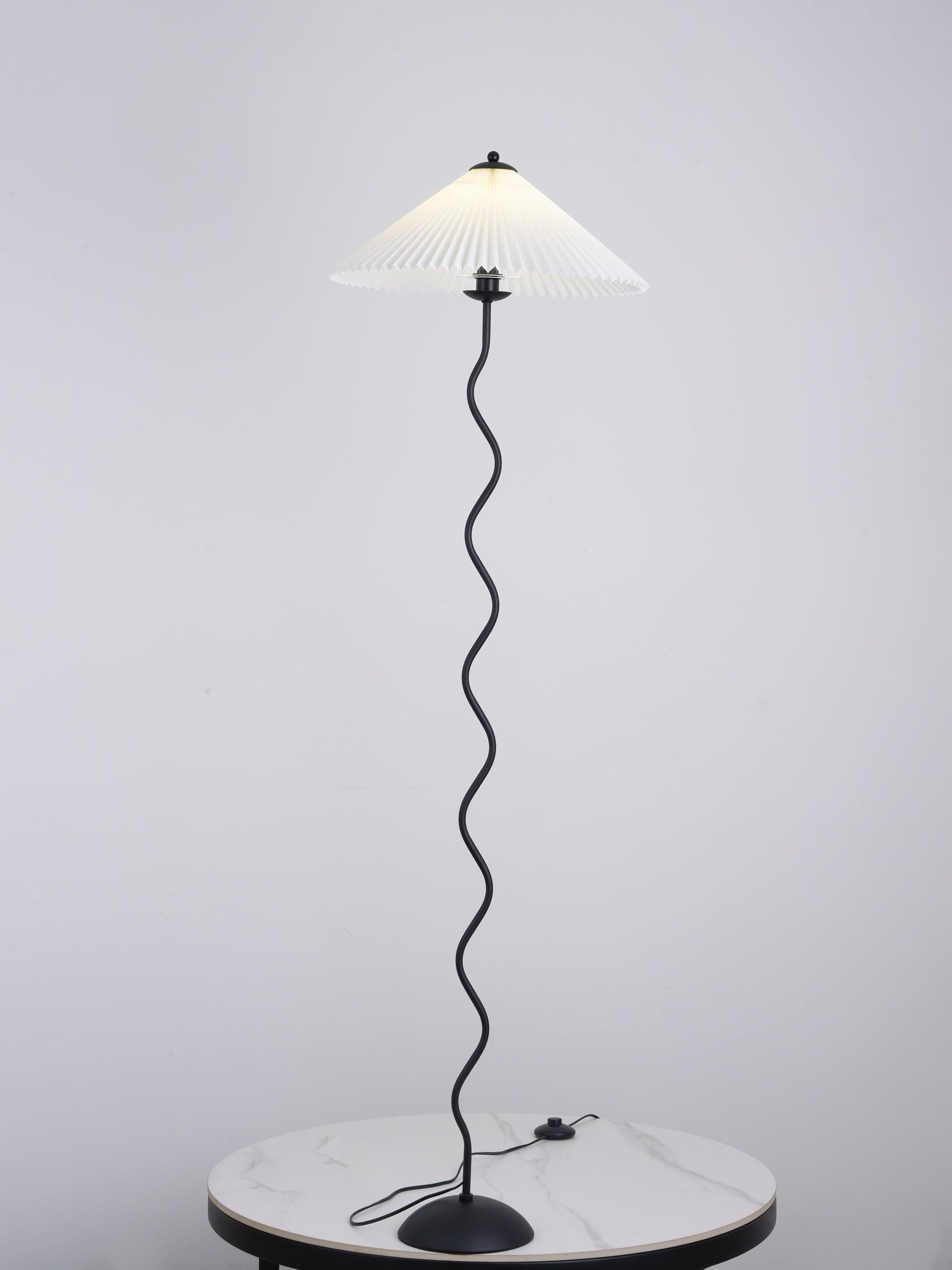 Squiggle floor lamp showing wavy base and shade together